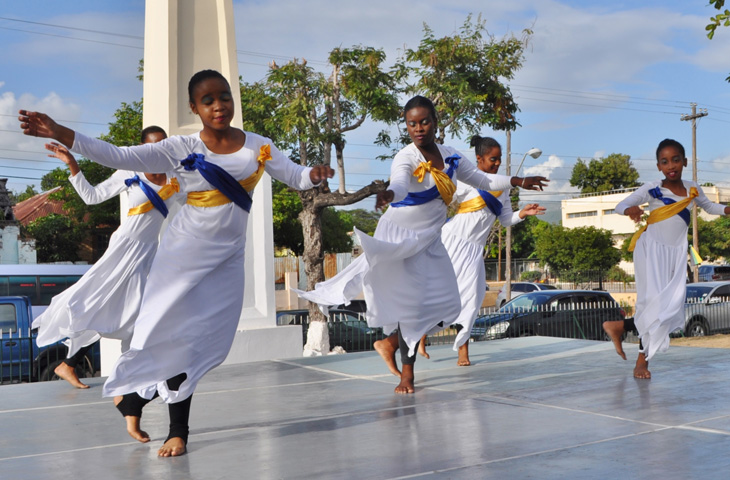 St. Boniface Dancers give praise at the Cenotaph (2015)